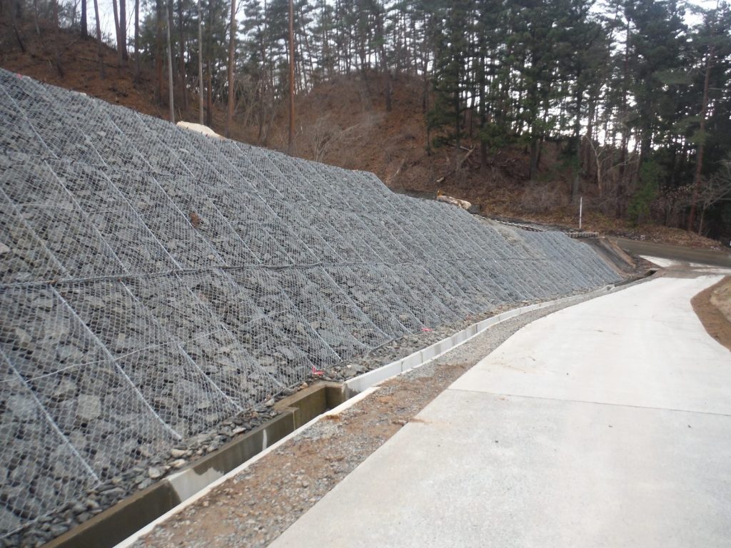 林業専用道水境向線湧水対策工事
